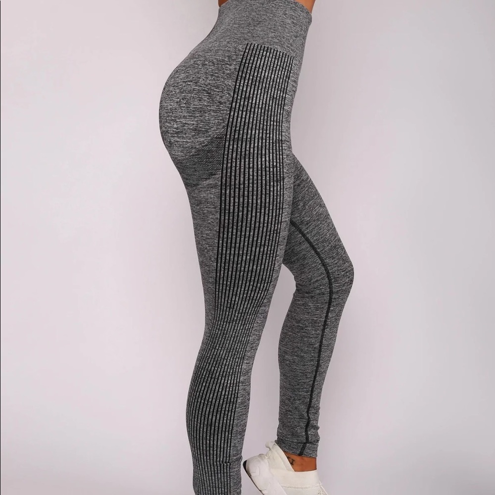 Cheri Fit Black Lift Seamless Leggings Size Small